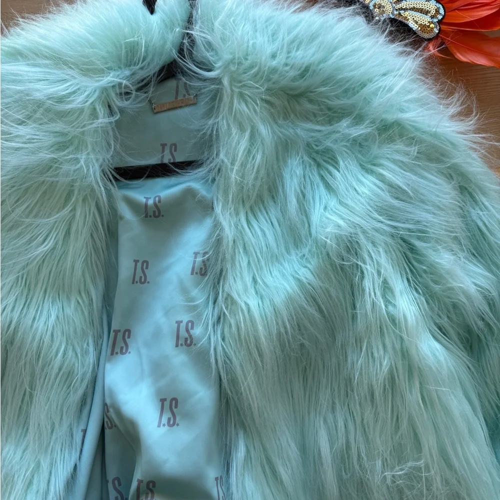 Taylor Swift The Life of a Showgirl Mint Fuzzy Jacket Teal TLOAS Show Girl M/L - Picture 2 of 12